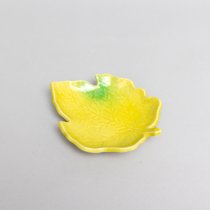 黄釉彩緑 葉型向付 (22752)