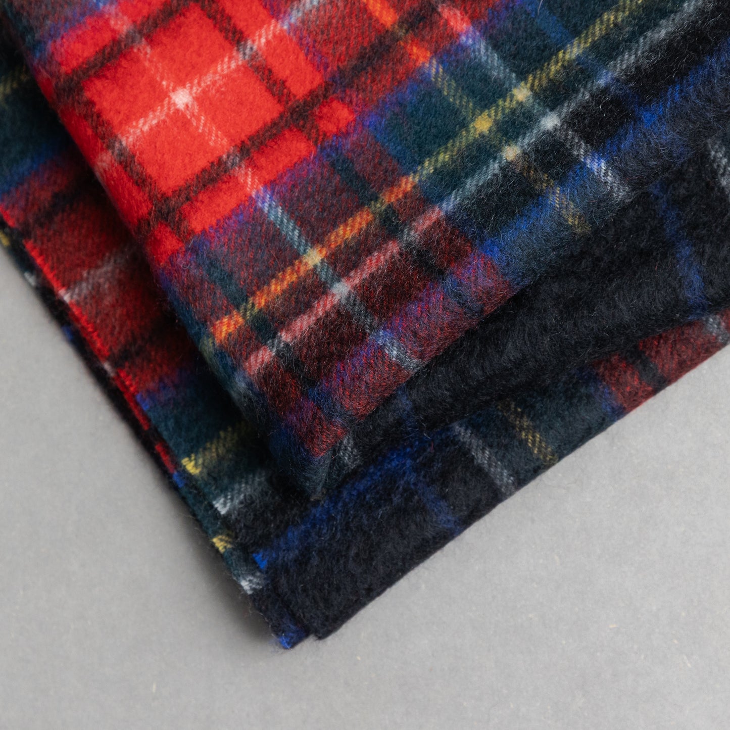 カシミヤ100％チェックストール_ブラックタータン