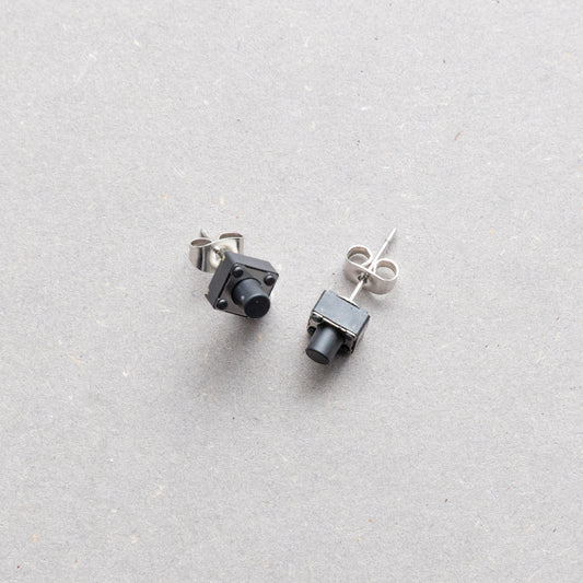 スイッチピアス/BLACK