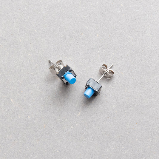 スイッチピアス/LIGHT BLUE