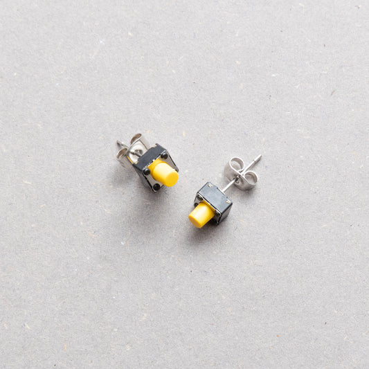 スイッチピアス/YELLOW