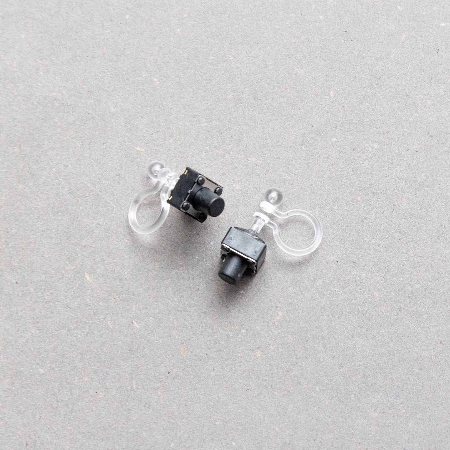 スイッチノンホールピアス/BLACK