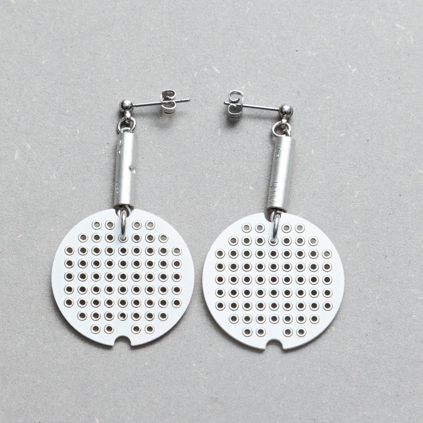 丸い基板のピアス/SILVER