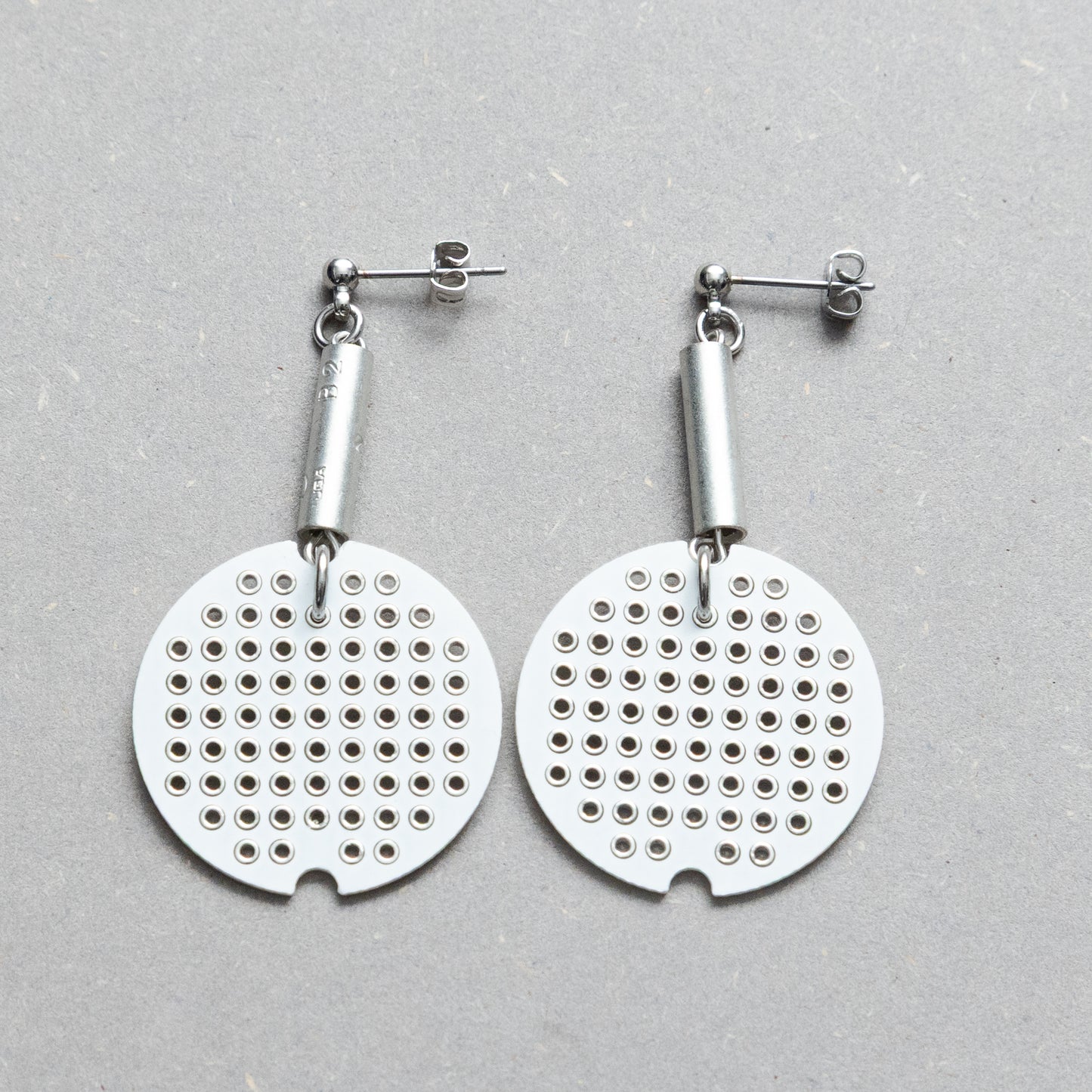 丸い基板のピアス/SILVER