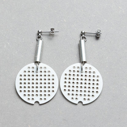 丸い基板のピアス/SILVER