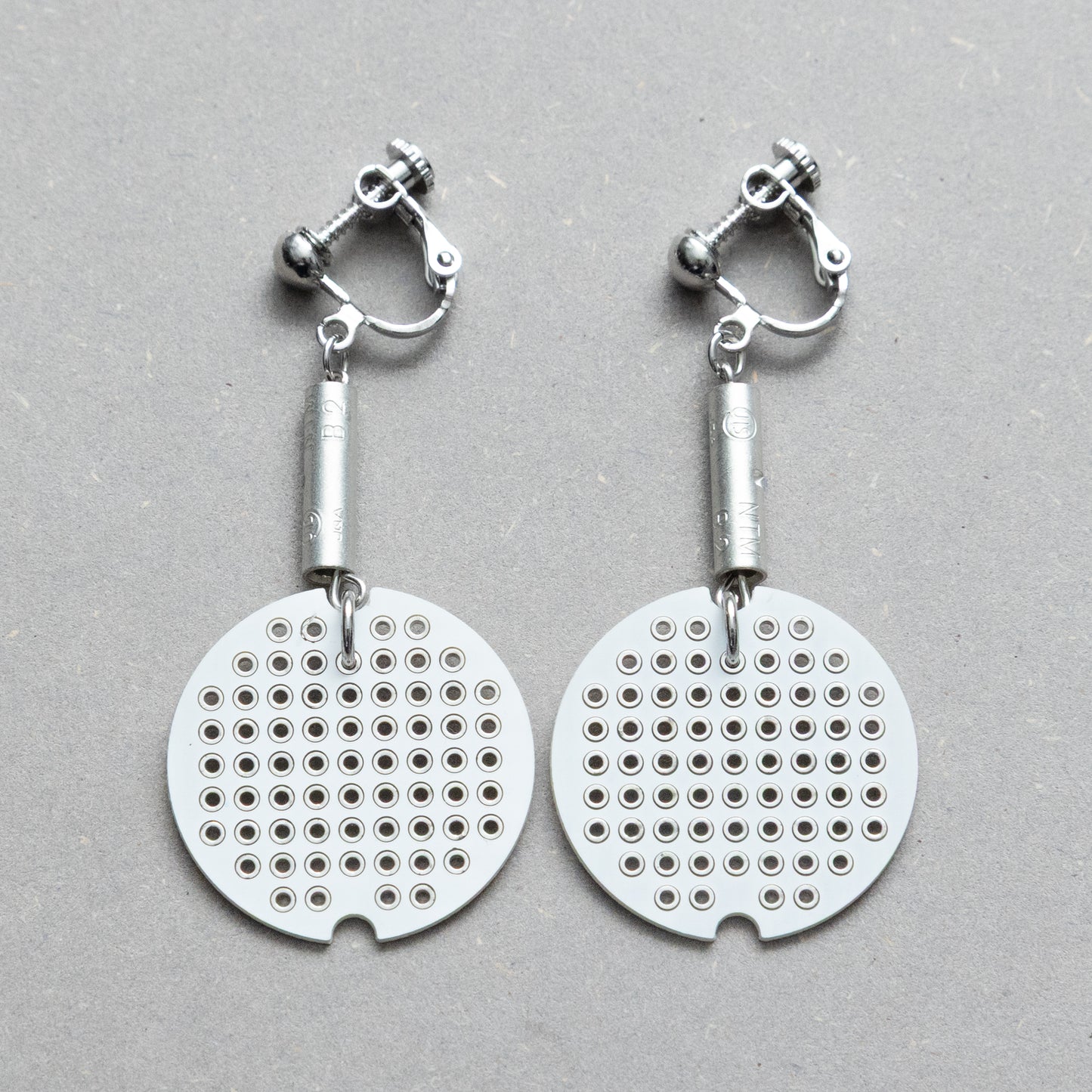 丸い基板のイヤリング/SILVER