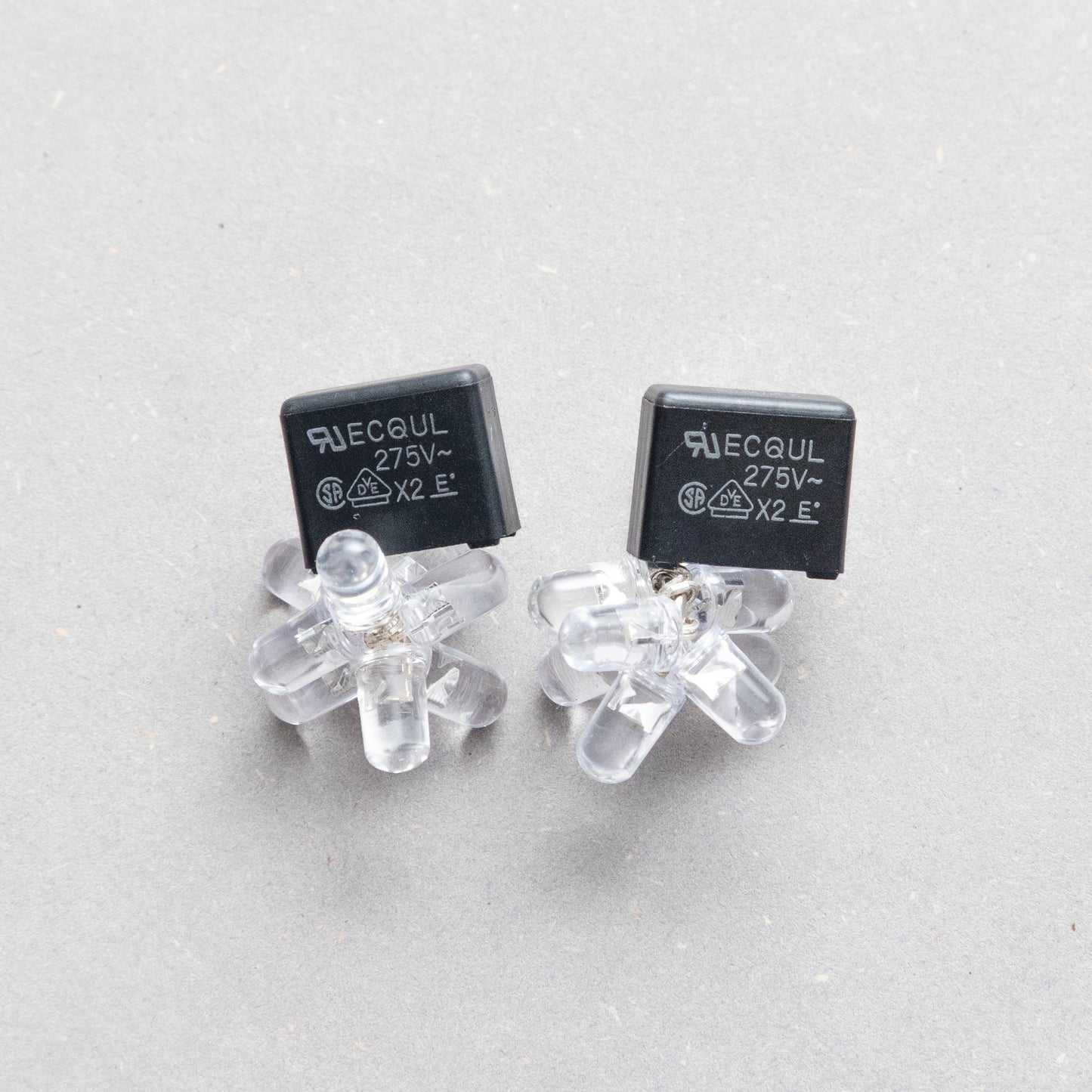 電子部品の花瓶ピアス/BLACK/CL