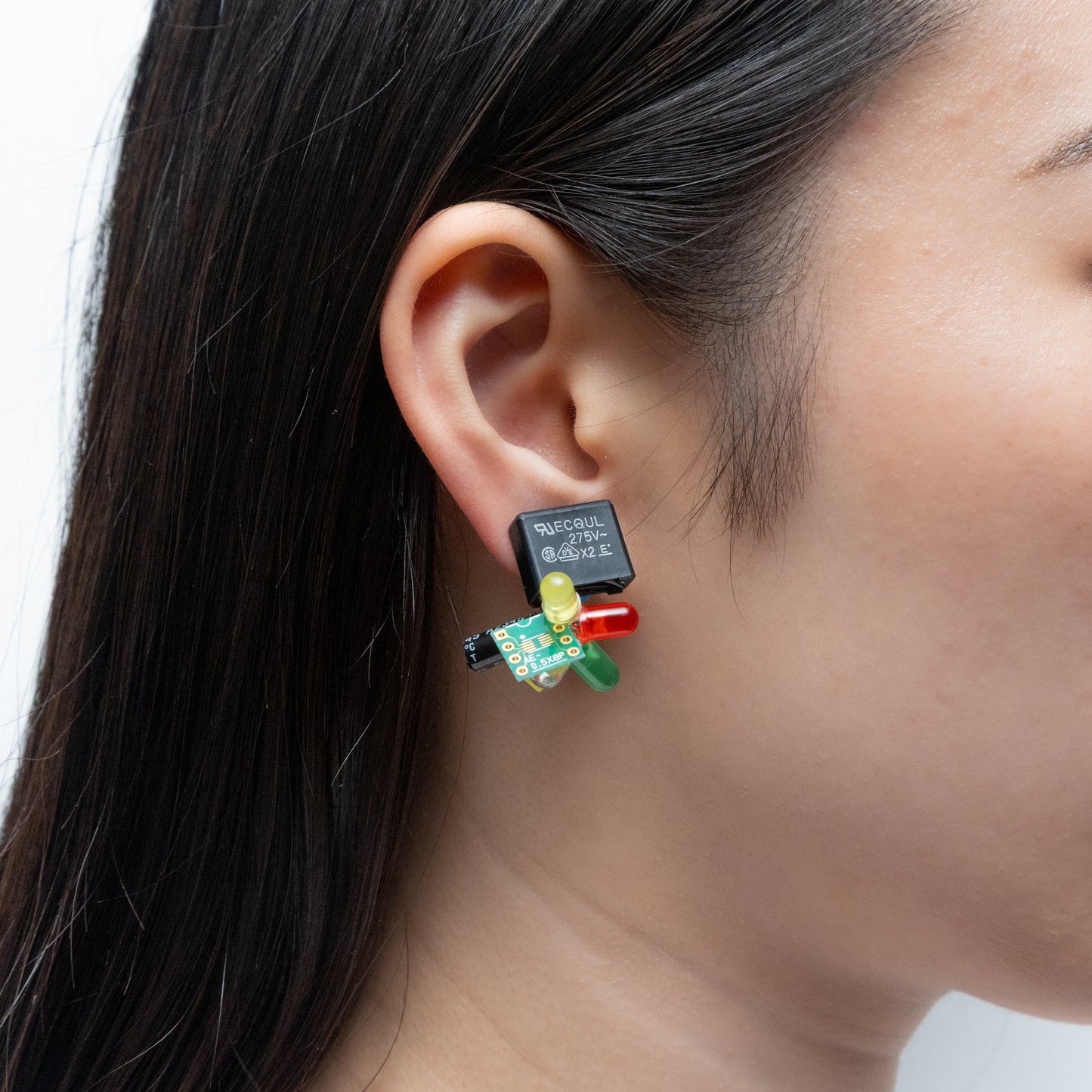 電子部品の花瓶イヤリング/BLACK/MIX