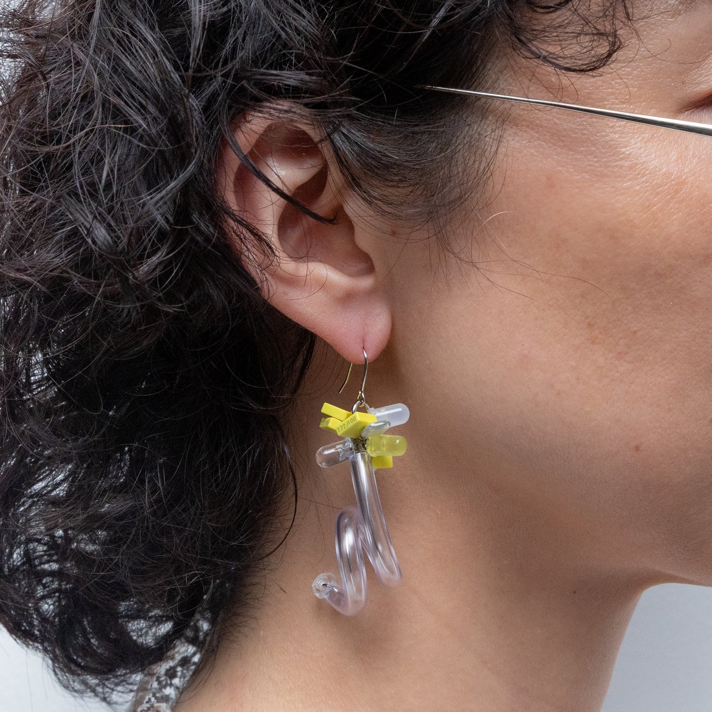 電子部品の一輪お花ピアス/YELLOW/CL/SILVER