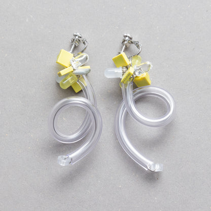 電子部品の一輪お花イヤリング/YELLOW/CL/SILVER