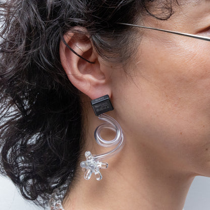 電子部品のうねうねピアス/BLACK/CL