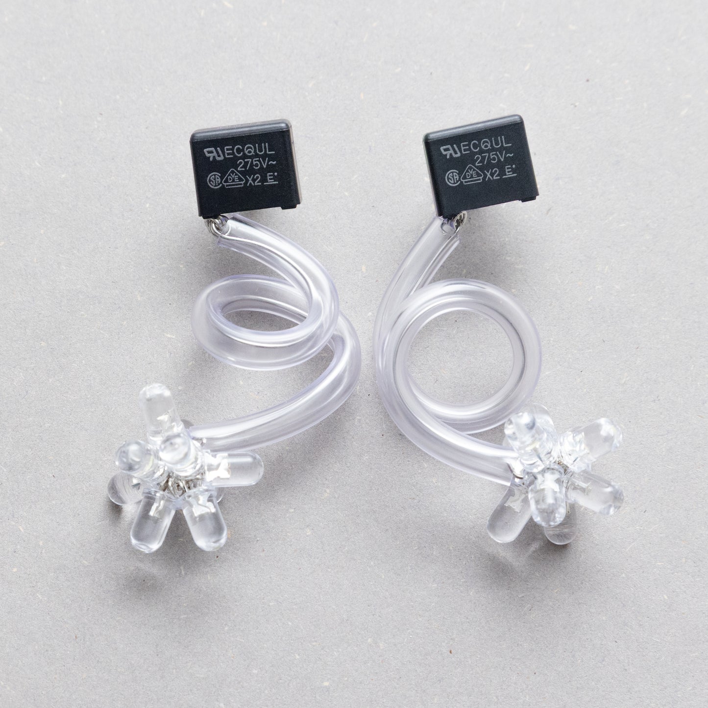 電子部品のうねうねピアス/BLACK/CL