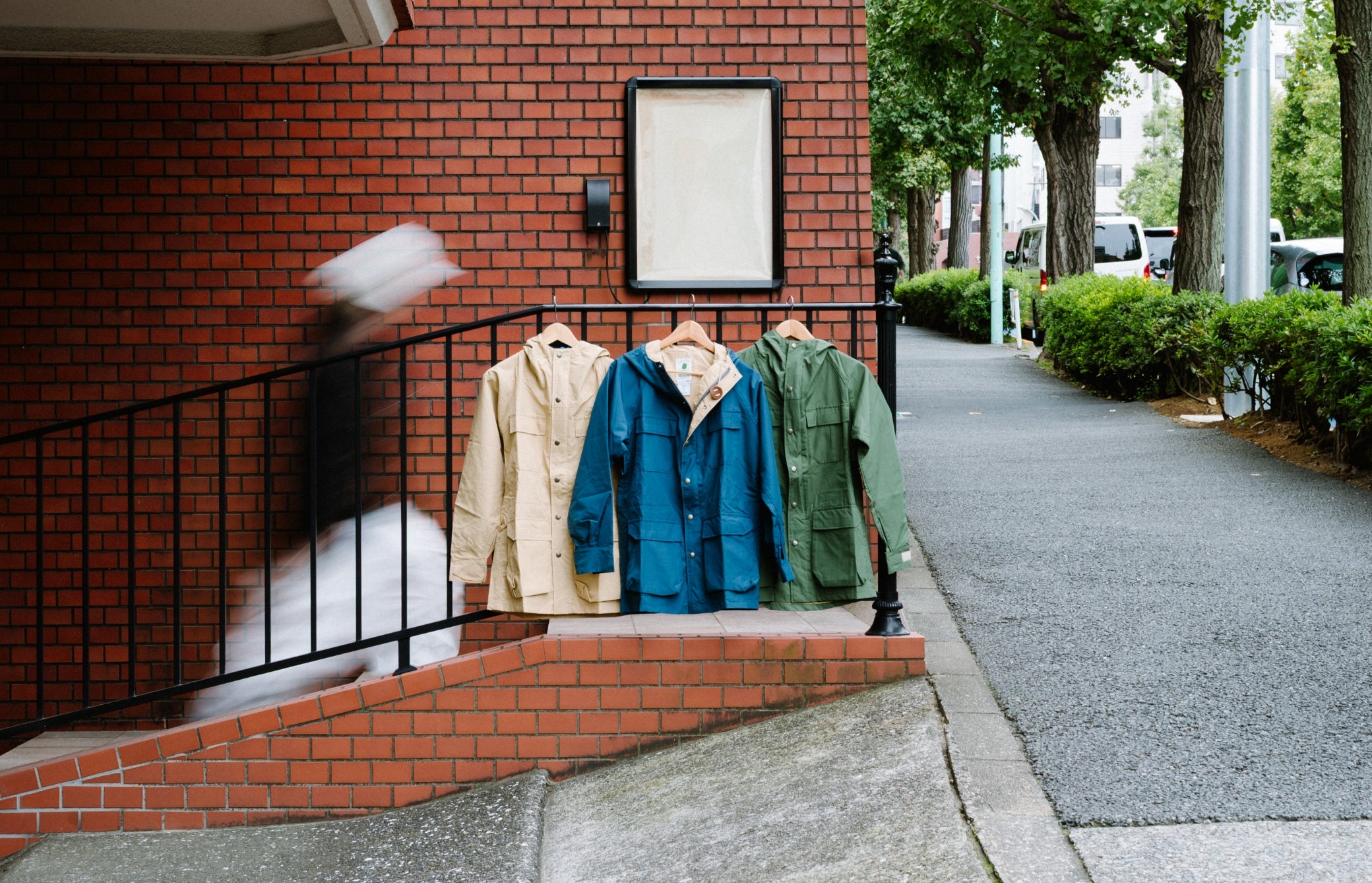 PASS THE BATON ONLINE SHOP